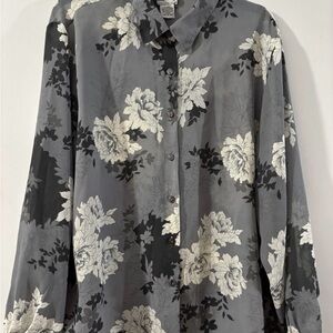BonWorth Gray and White Floral Blouse